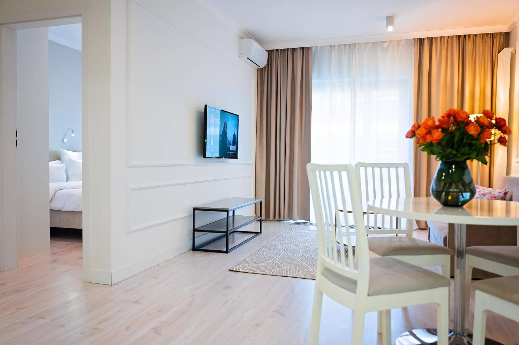Mennica Residence - Grzybowska 43A Warsaw Luaran gambar