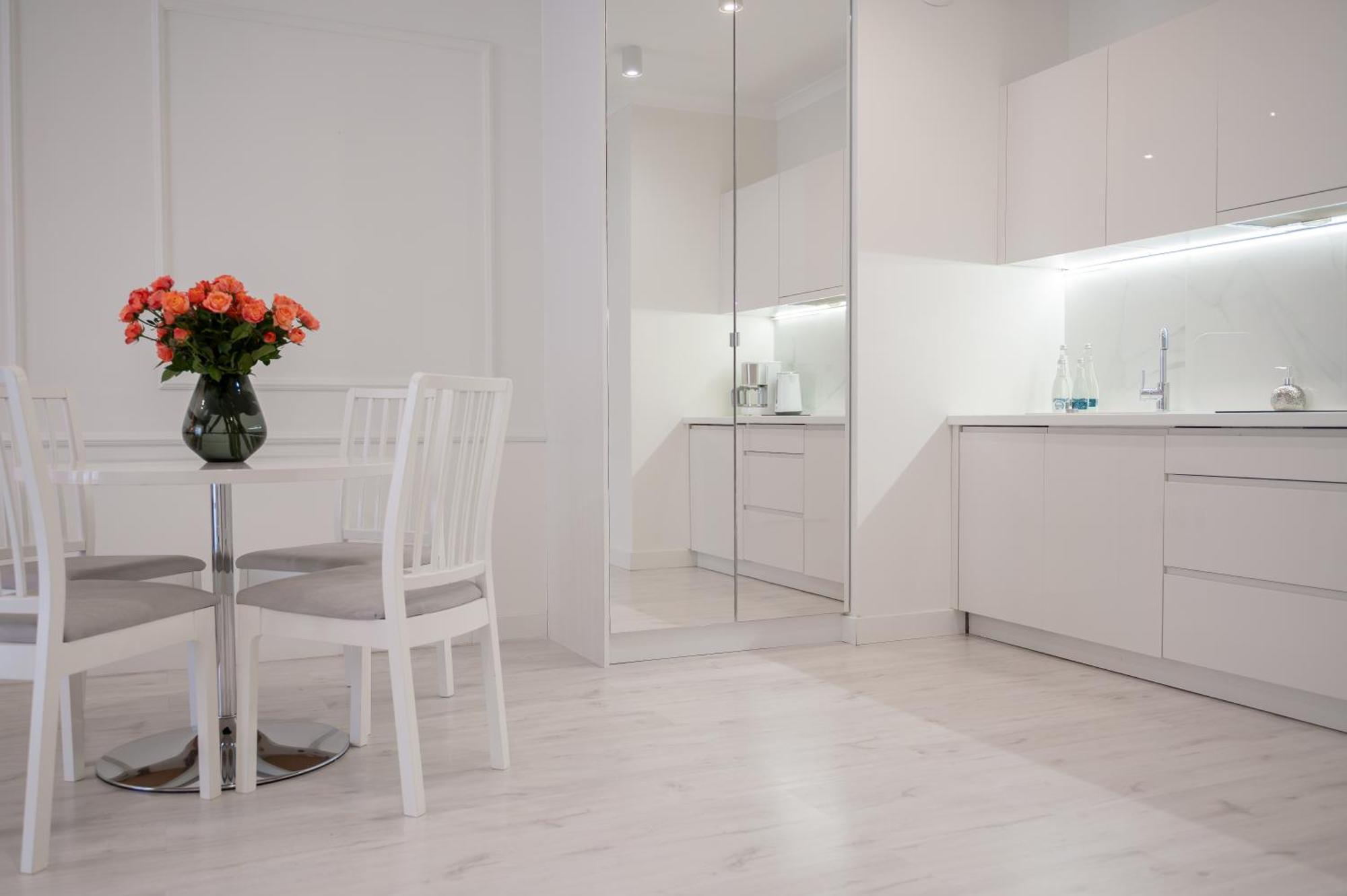 Mennica Residence - Grzybowska 43A Warsaw Luaran gambar